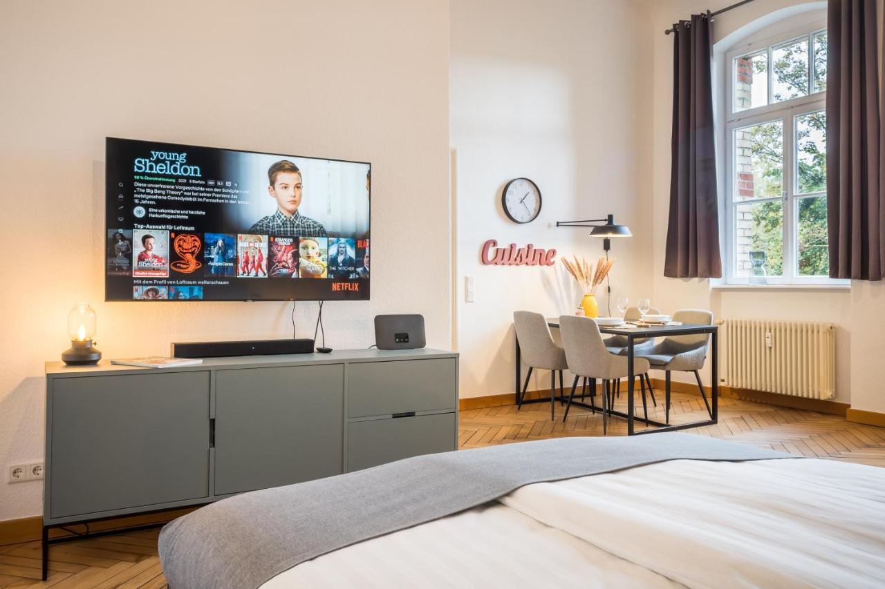Schwarzlins Loftraum - Stilvolles Apartment Mit Smart Tv, Netflix, Disney Plus, Schnellem Wlan, Parken, Nespresso Sankt Ingbert Bagian luar foto