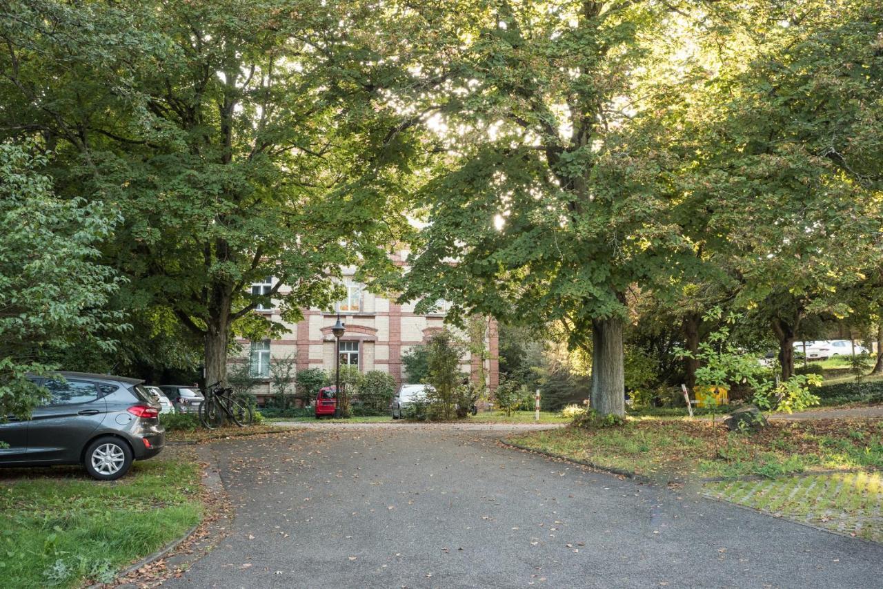 Schwarzlins Loftraum - Stilvolles Apartment Mit Smart Tv, Netflix, Disney Plus, Schnellem Wlan, Parken, Nespresso Sankt Ingbert Bagian luar foto