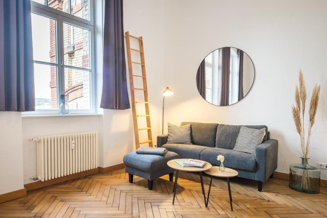 Schwarzlins Loftraum - Stilvolles Apartment Mit Smart Tv, Netflix, Disney Plus, Schnellem Wlan, Parken, Nespresso Sankt Ingbert Bagian luar foto